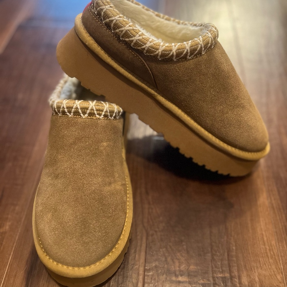 Cozy Tan Women’s Platform Slippers